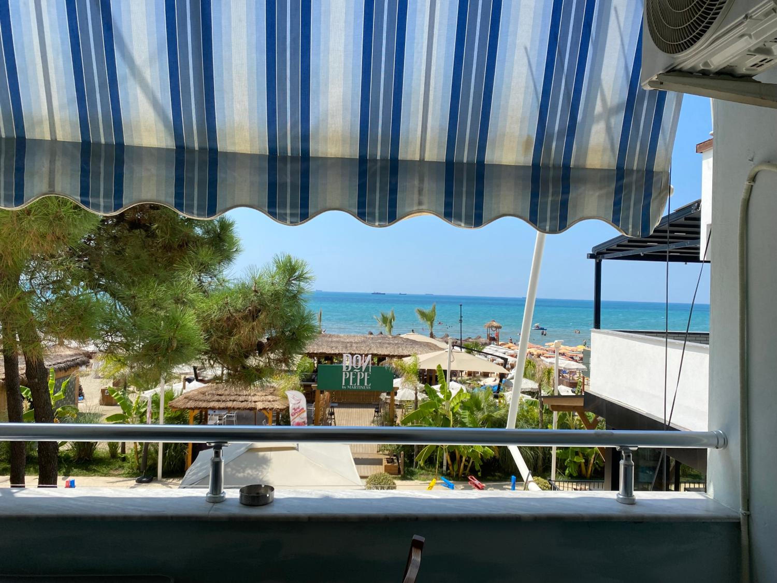 Pandora's Seaview Apartment