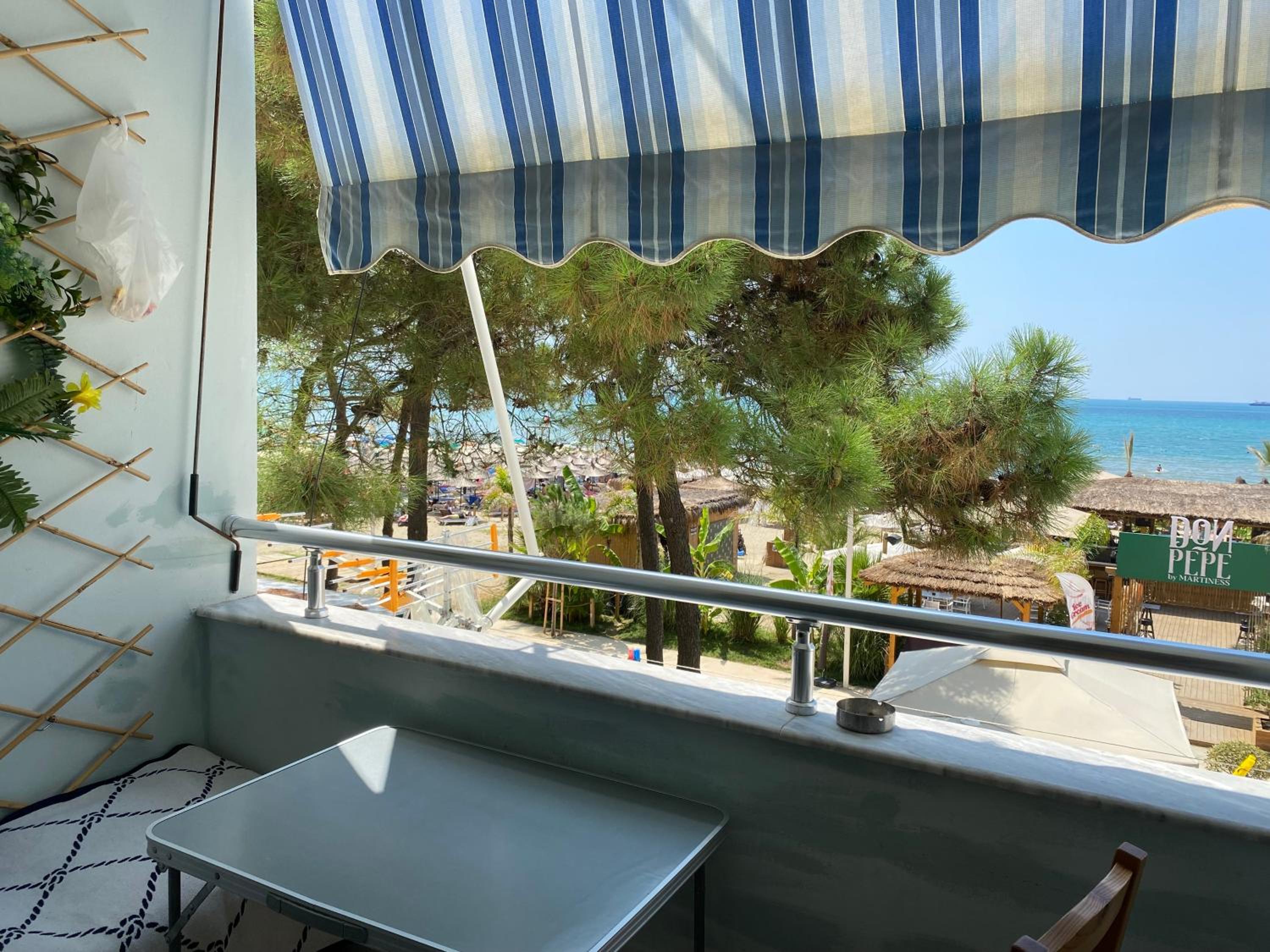 Pandora's Seaview Apartment