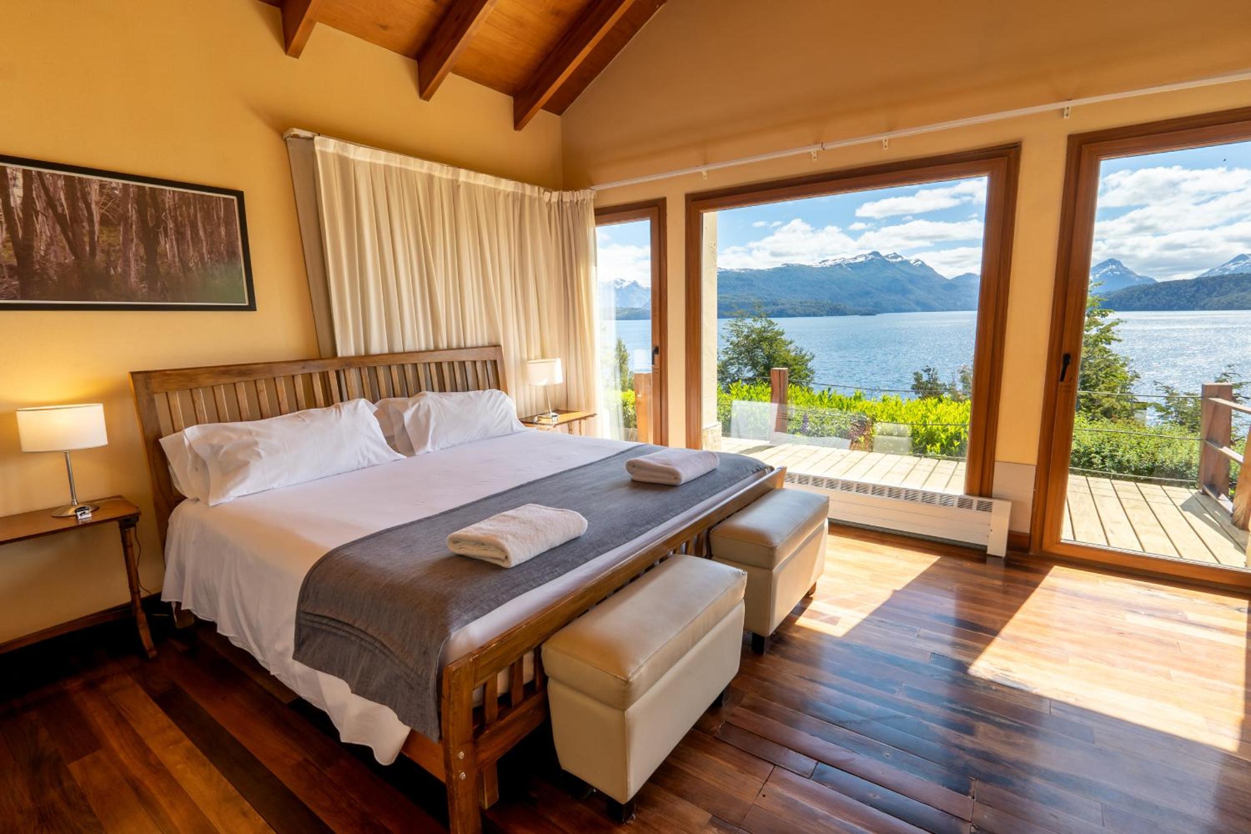 RentUp - Casa con vista panorámica al lago Nahuel Huapi