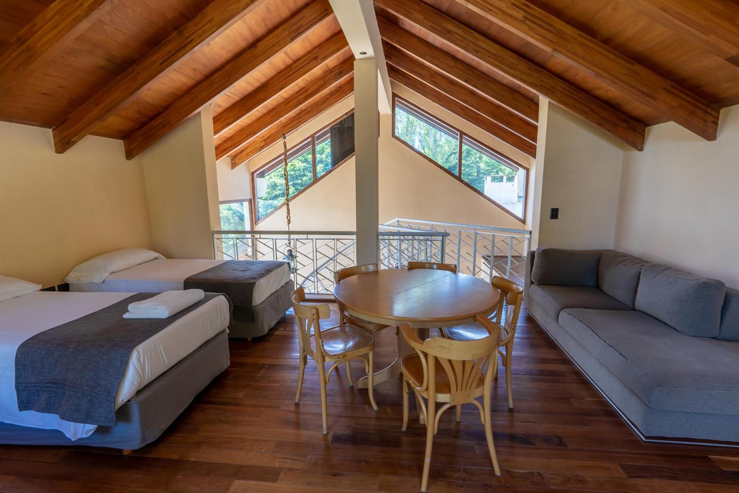 RentUp - Casa con vista panorámica al lago Nahuel Huapi