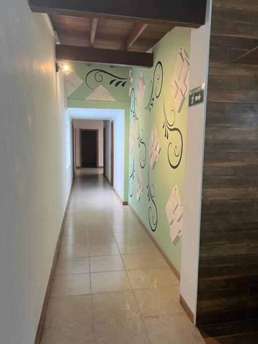 Excellent House (Laureles) Jacuzzi and 6 Rooms