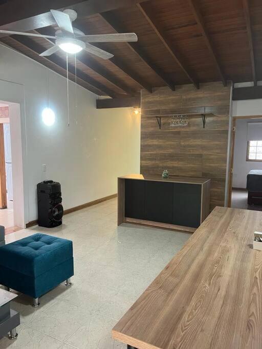 Excellent House (Laureles) Jacuzzi and 6 Rooms