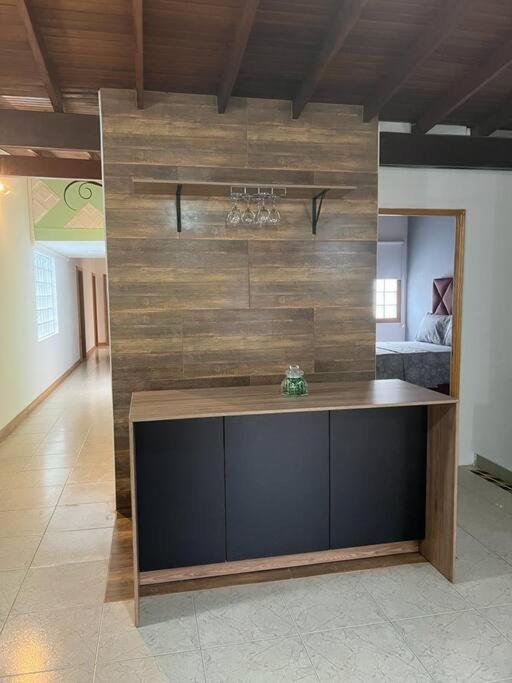 Excellent House (Laureles) Jacuzzi and 6 Rooms