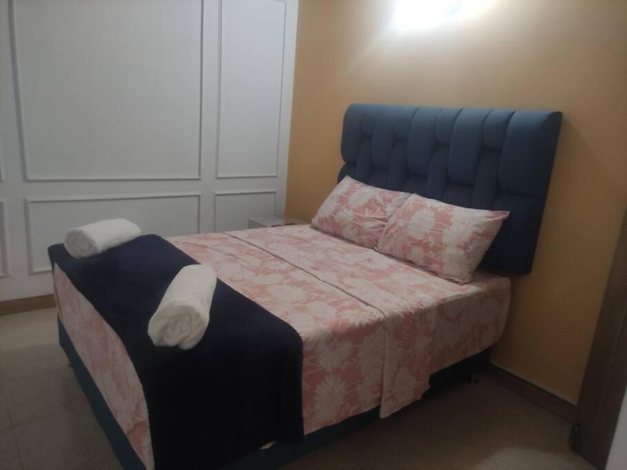 Excellent House (Laureles) Jacuzzi and 6 Rooms