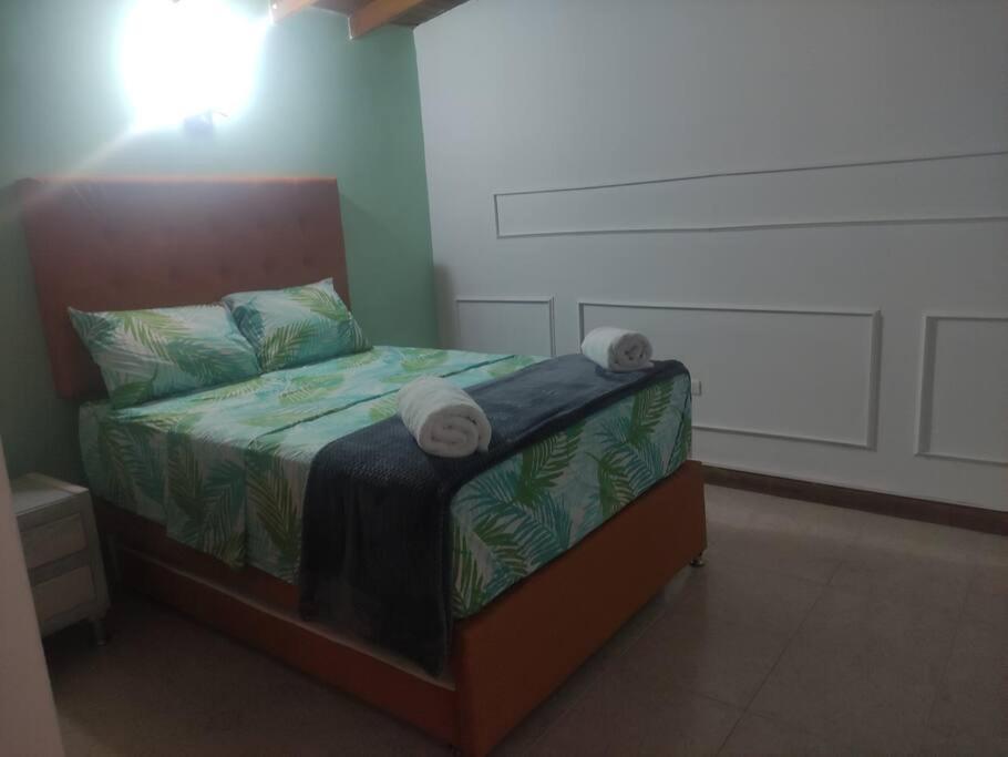 Excellent House (Laureles) Jacuzzi and 6 Rooms