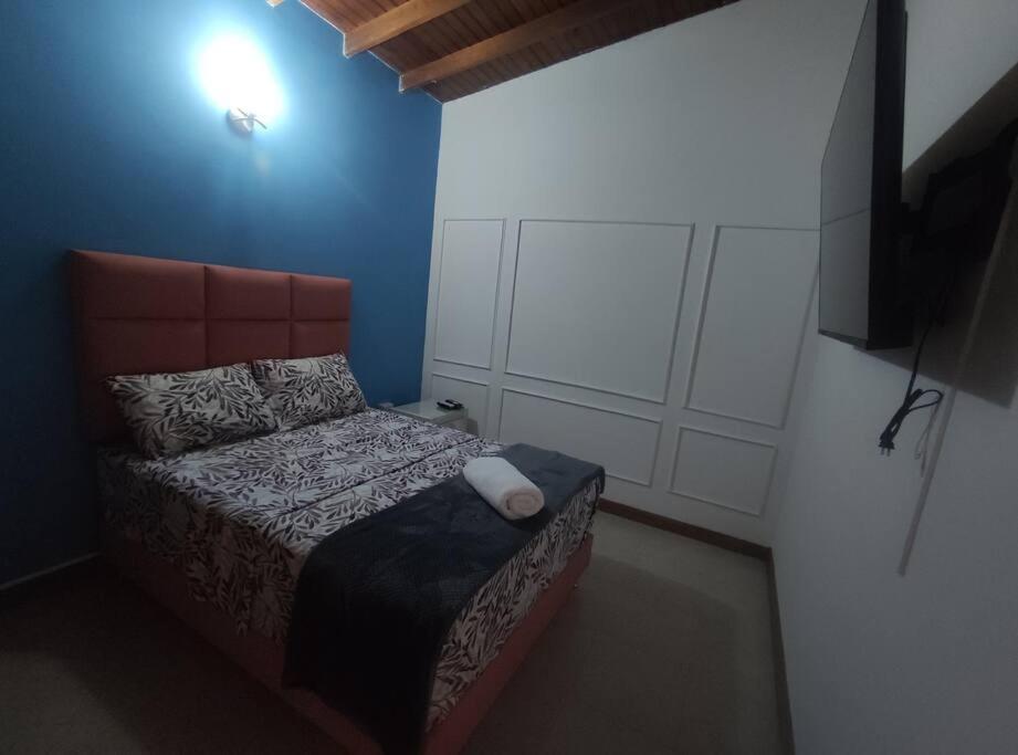 Excellent House (Laureles) Jacuzzi and 6 Rooms
