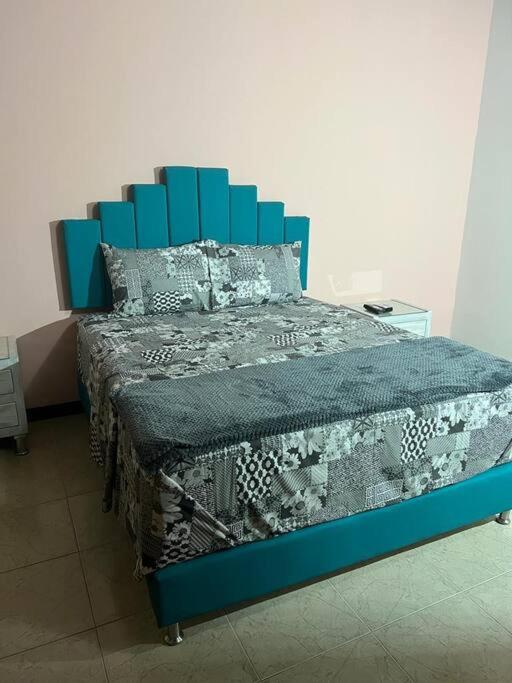 Excellent House (Laureles) Jacuzzi and 6 Rooms