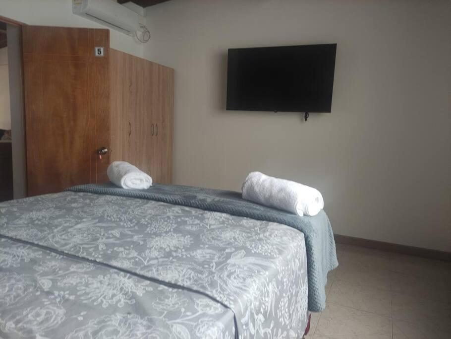 Excellent House (Laureles) Jacuzzi and 6 Rooms