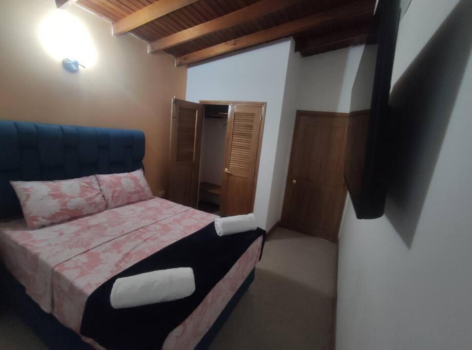 Excellent House (Laureles) Jacuzzi and 6 Rooms