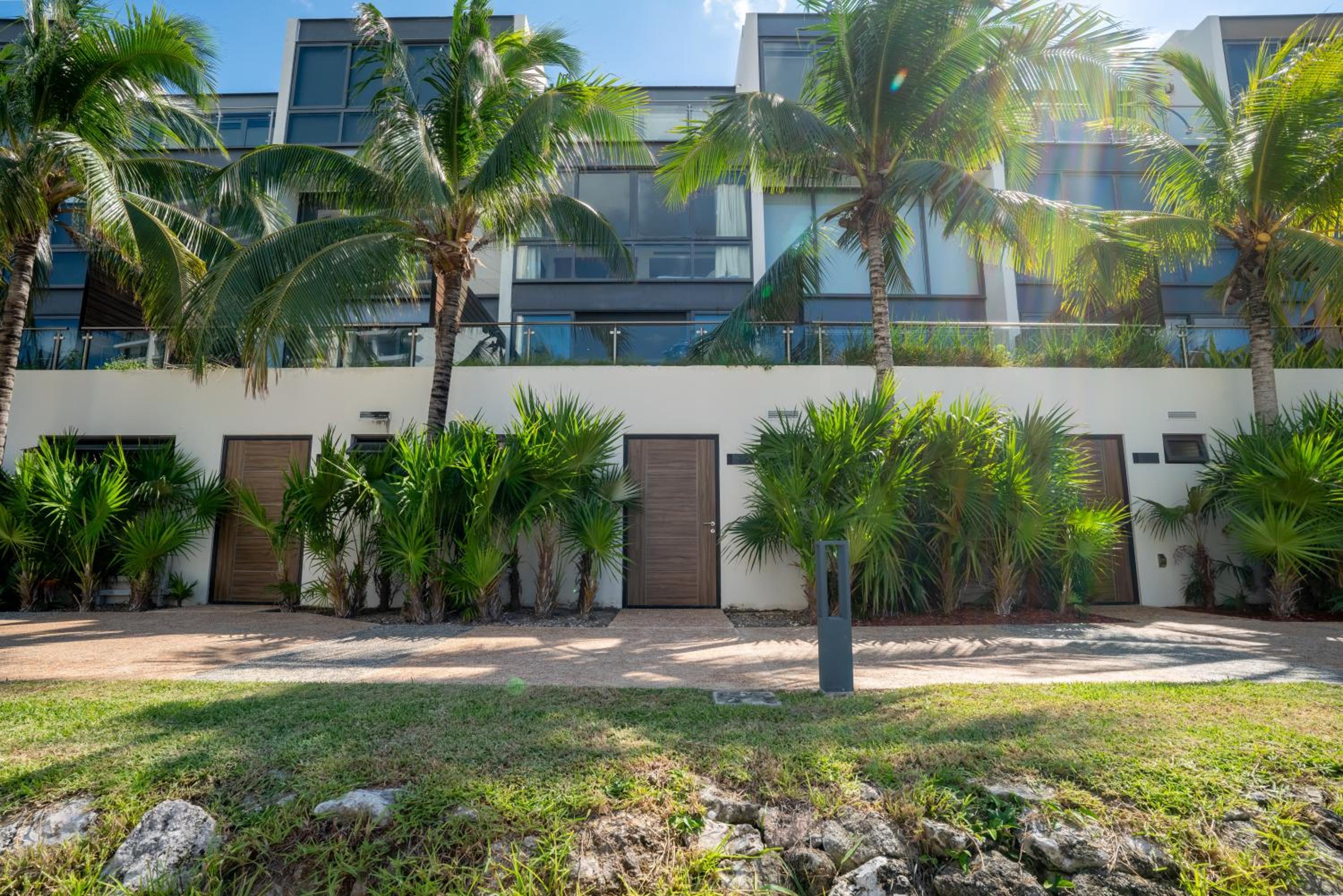 4BR Modern House with Unique Location by Solmar Rentals
