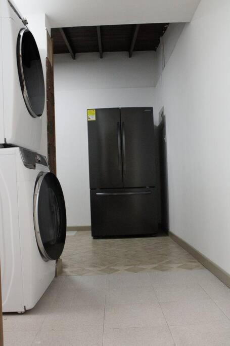 Excellent House (Laureles) Jacuzzi and 6 Rooms