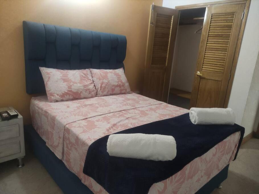 Excellent House (Laureles) Jacuzzi and 6 Rooms