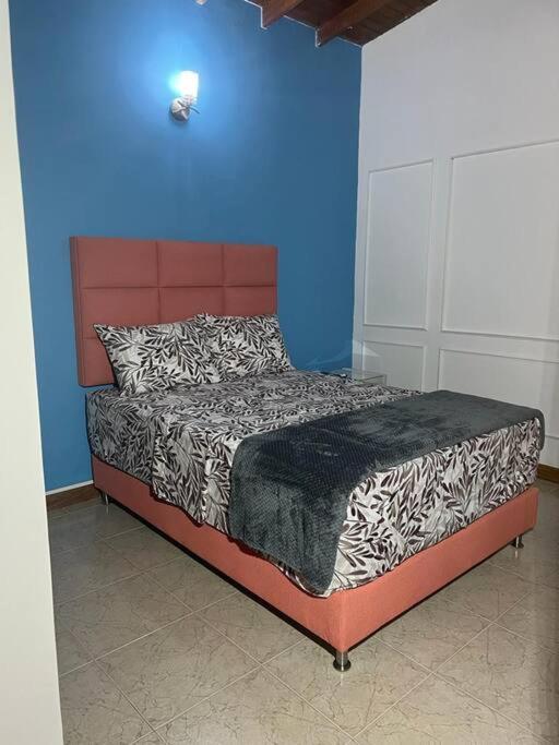Excellent House (Laureles) Jacuzzi and 6 Rooms