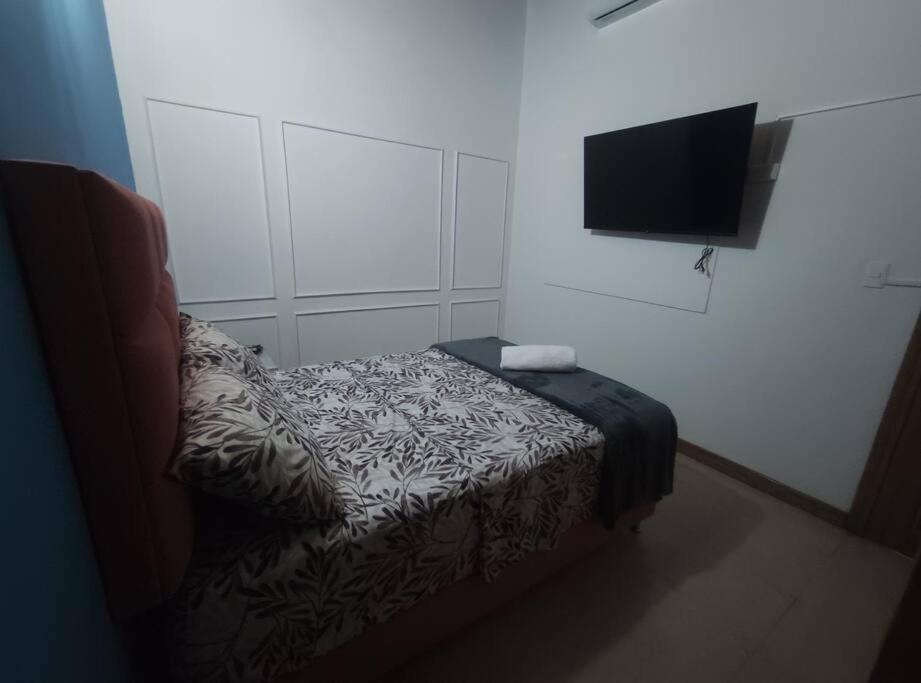 Excellent House (Laureles) Jacuzzi and 6 Rooms