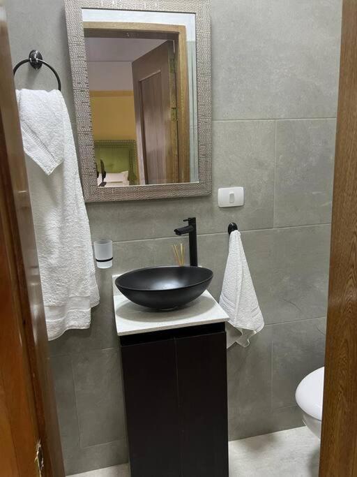 Excellent House (Laureles) Jacuzzi and 6 Rooms