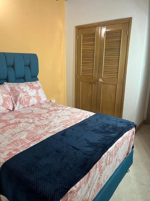 Excellent House (Laureles) Jacuzzi and 6 Rooms