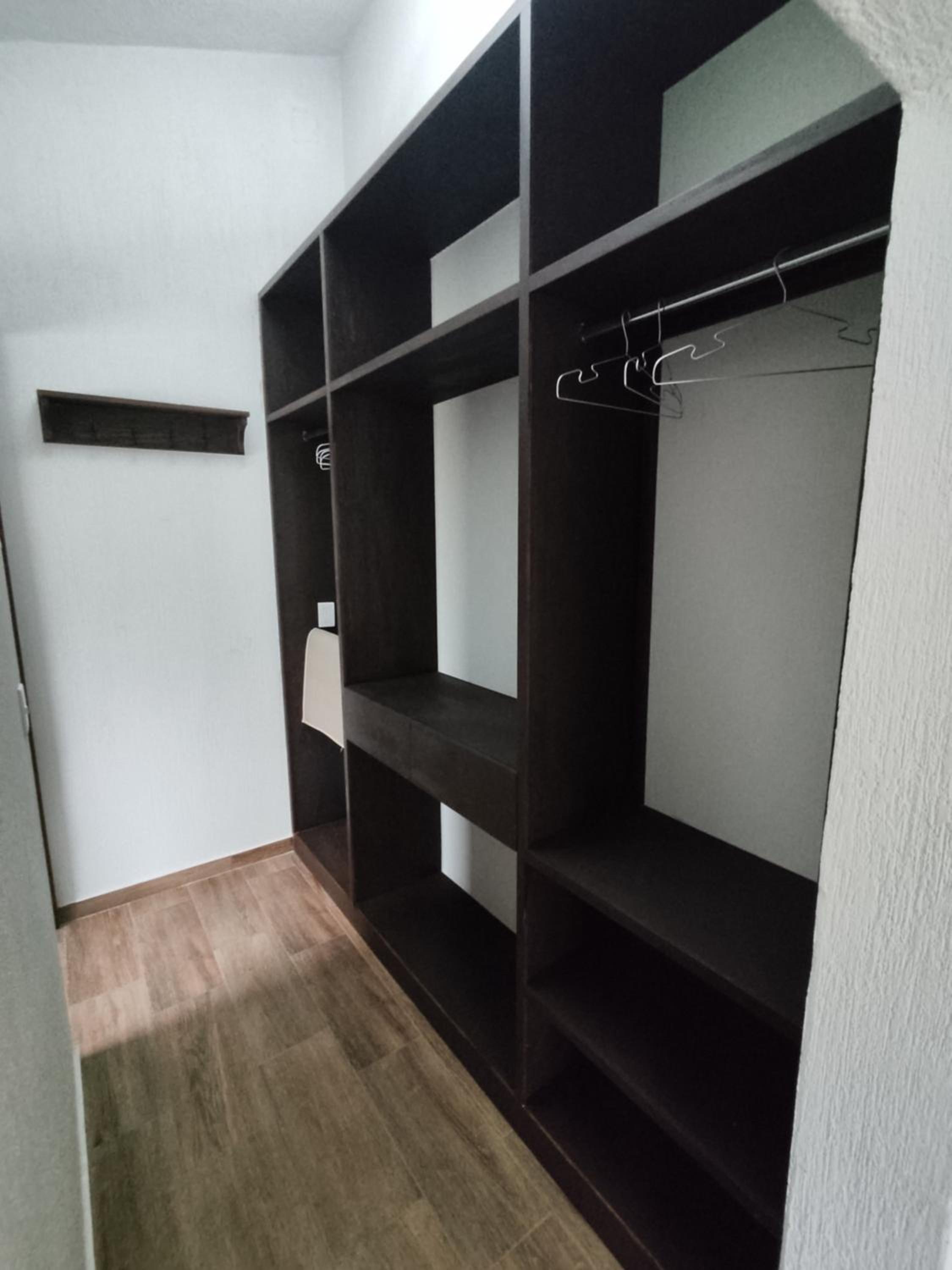 Photo 33