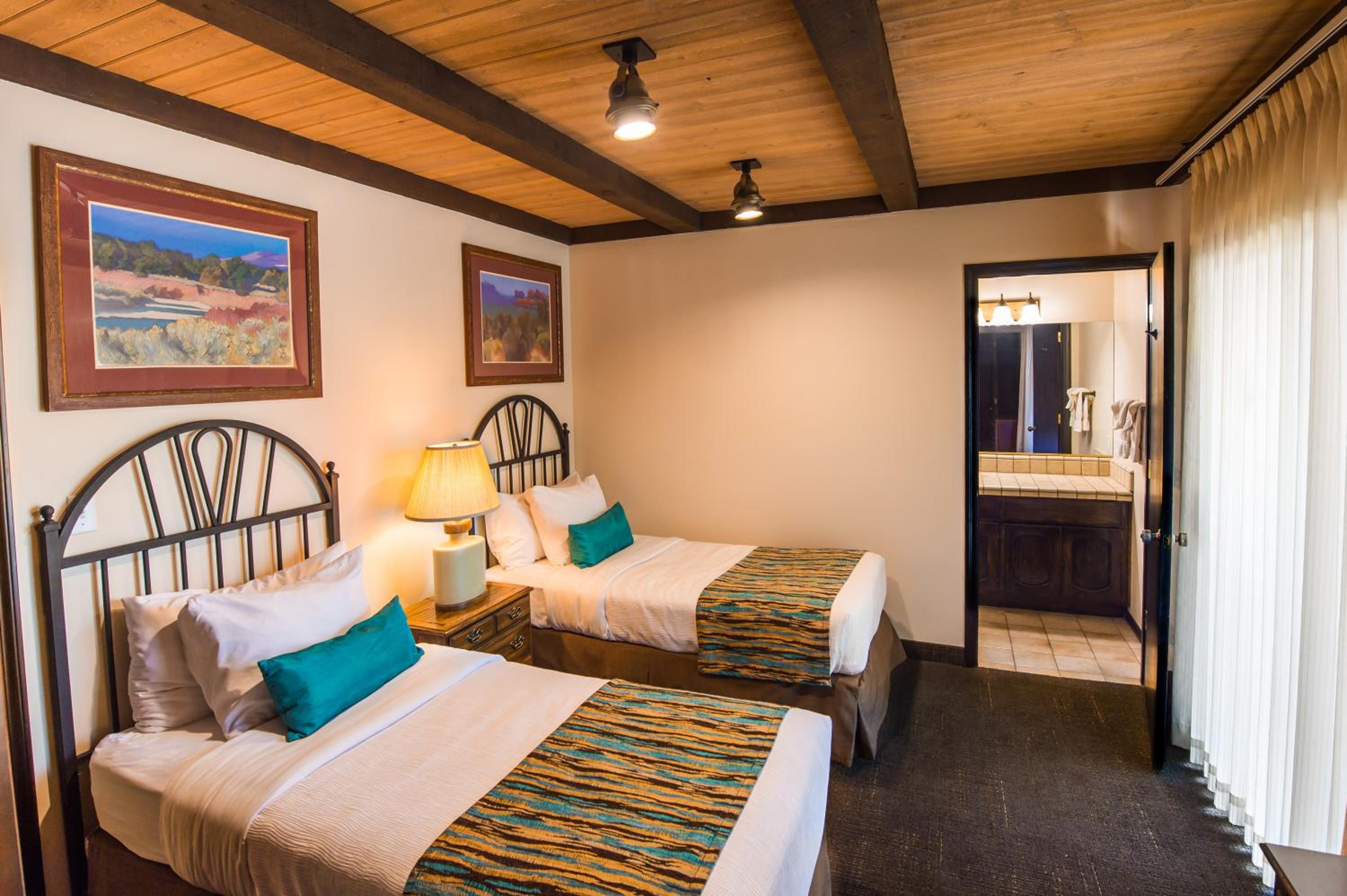 Arroyo Roble Resort at Oak Creek