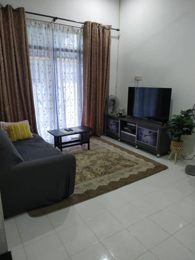 Homestay Seri Aman Pasir Puteh photo 2