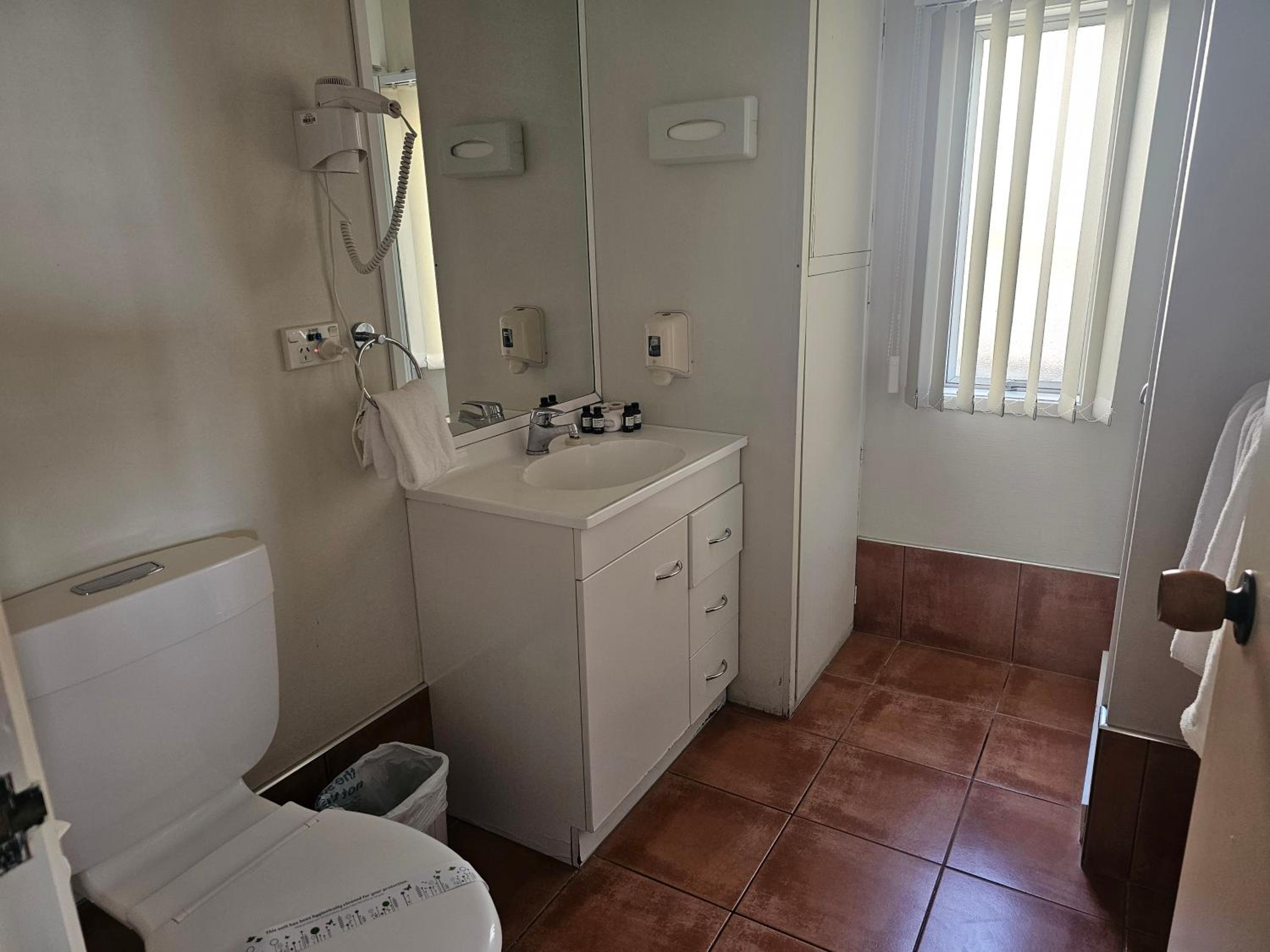 Tui Oaks Motel — photo 86