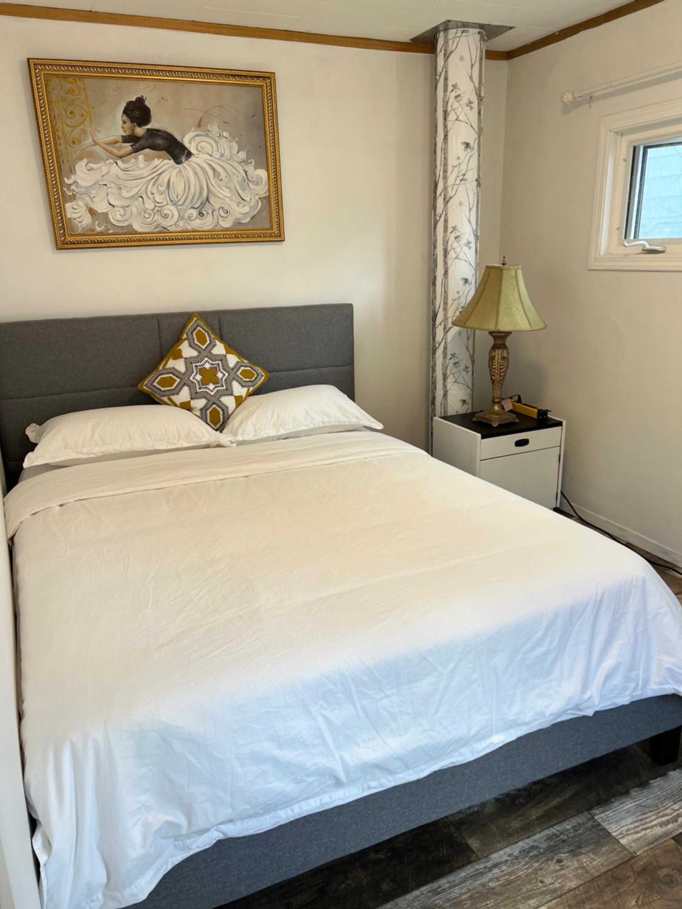3 Bedroom Gardenside Downtown Home