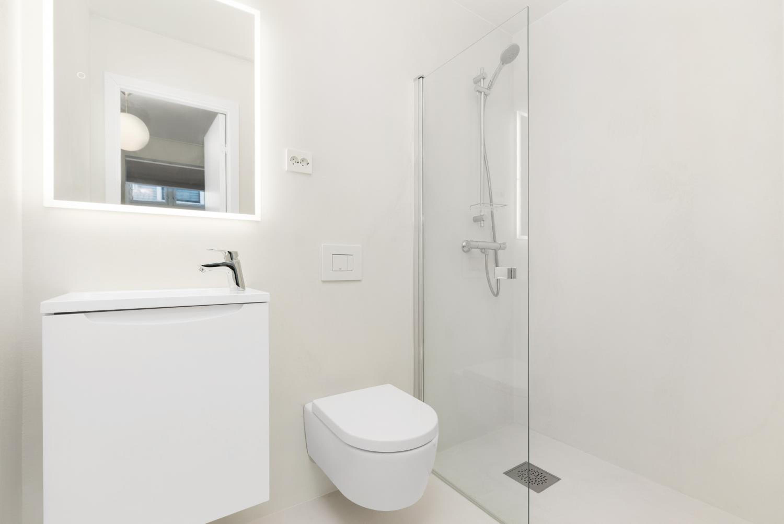 Central Guest House - Bedroom with private Bathroom