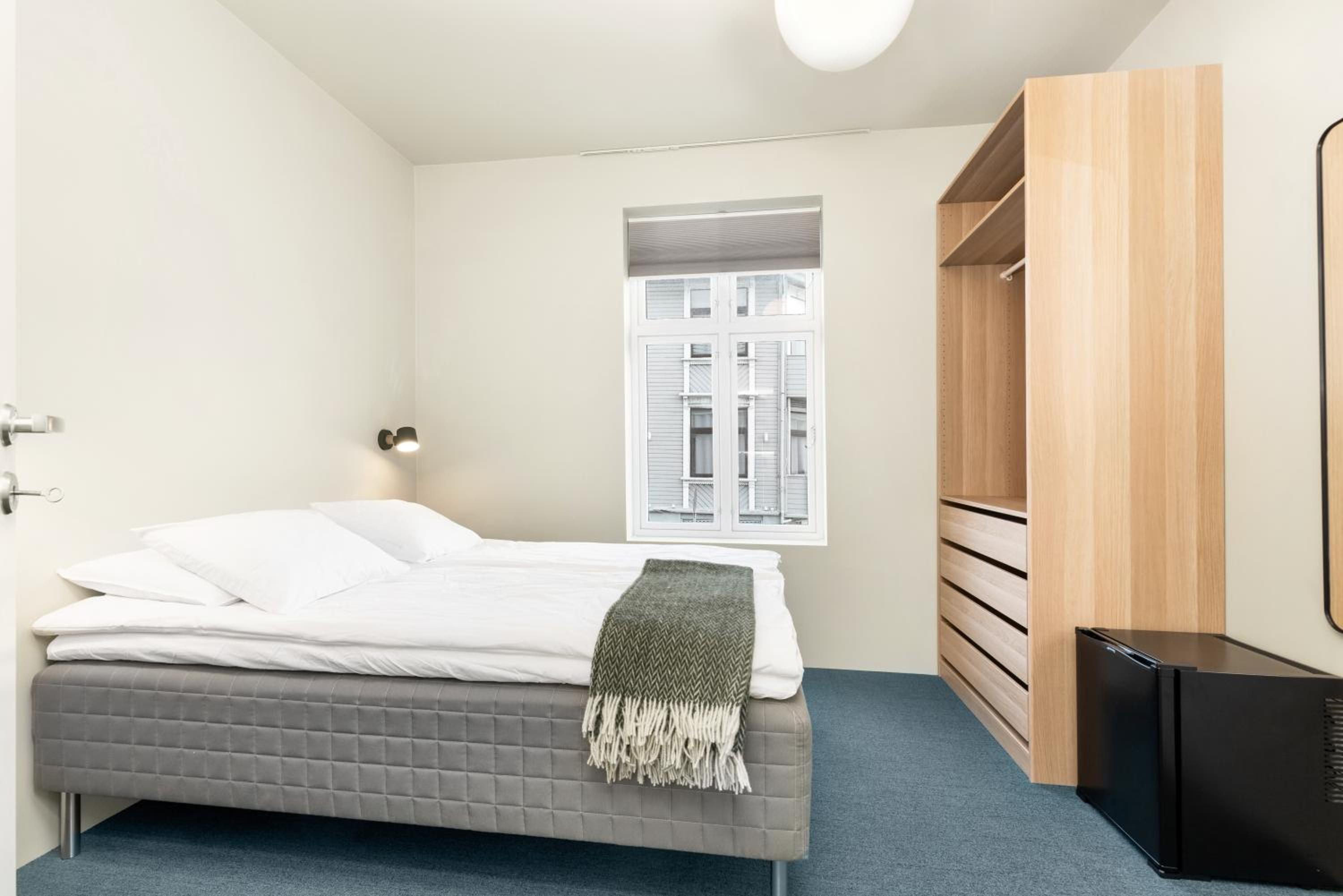 Central Guest House - Bedroom with private Bathroom