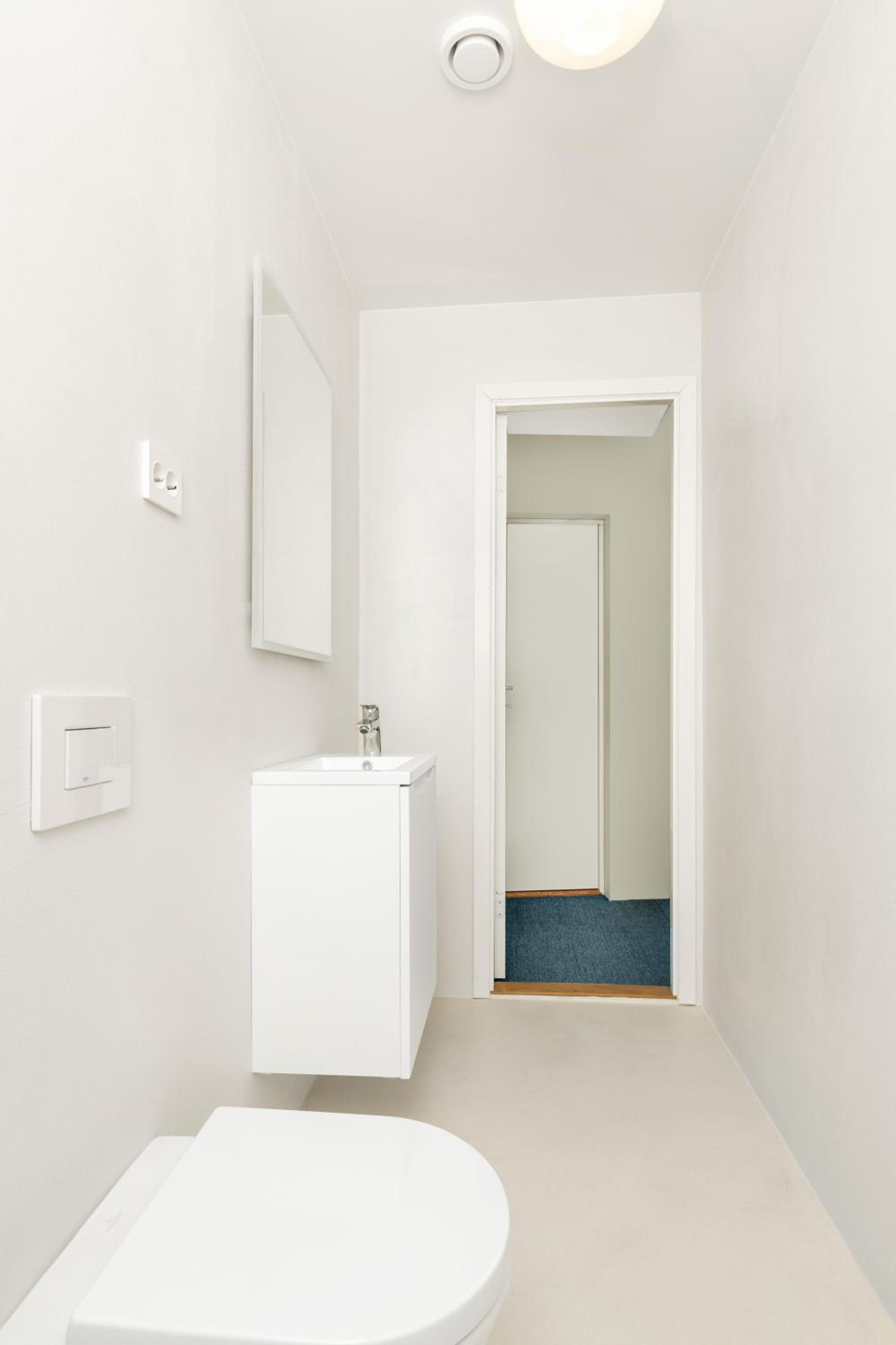 Central Guest House - Bedroom with private Bathroom