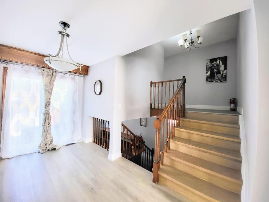 Cozy Home Close to Attractions in Niagara Falls