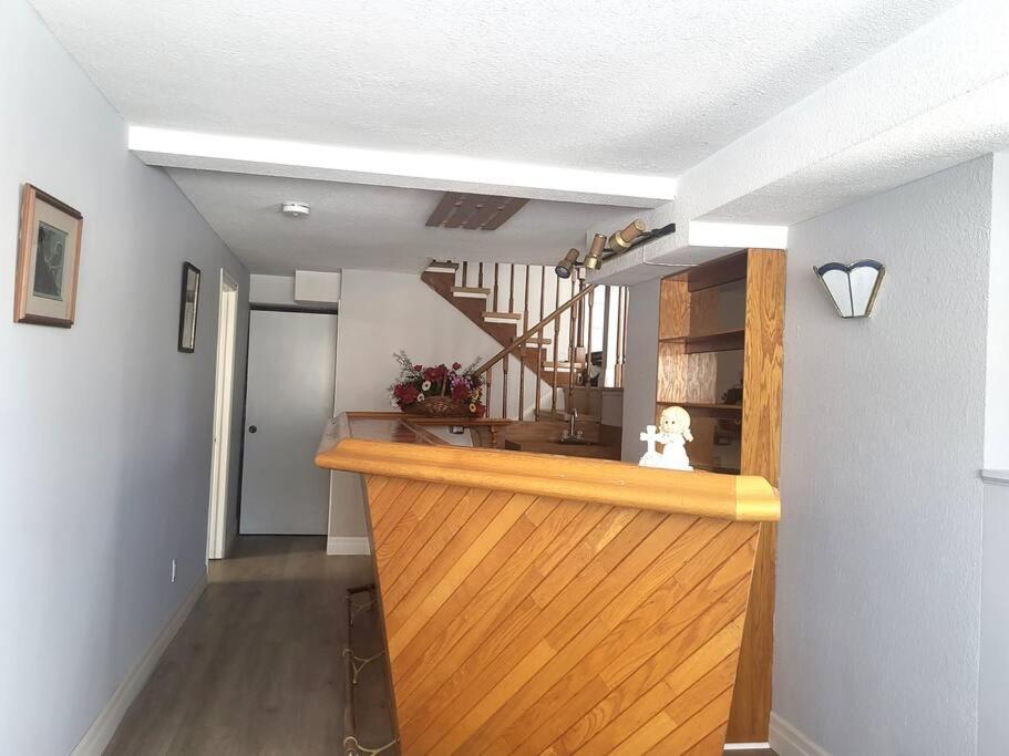 Cozy Home Close to Attractions in Niagara Falls