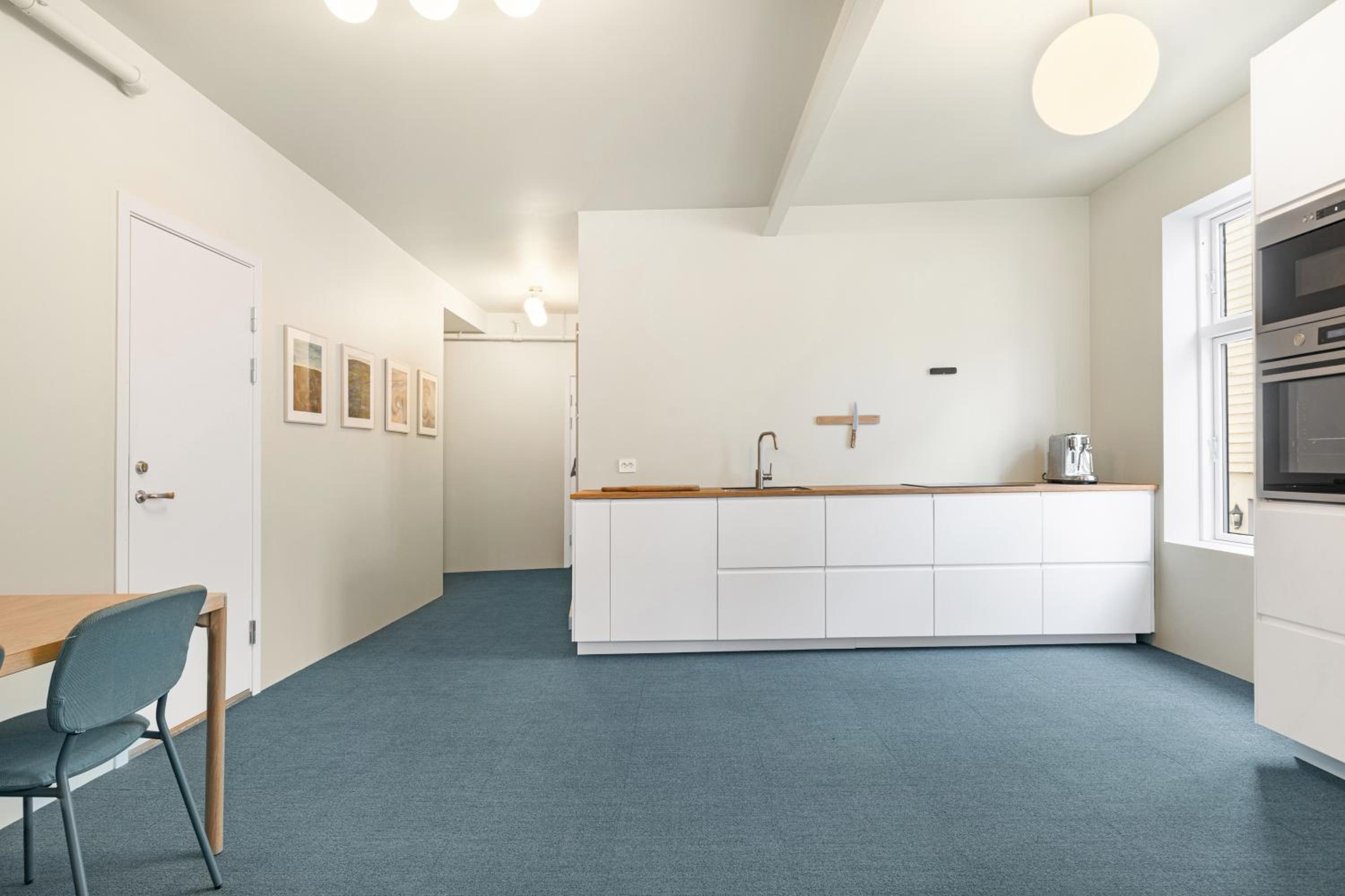 Central Guest House - Bedroom with private Bathroom