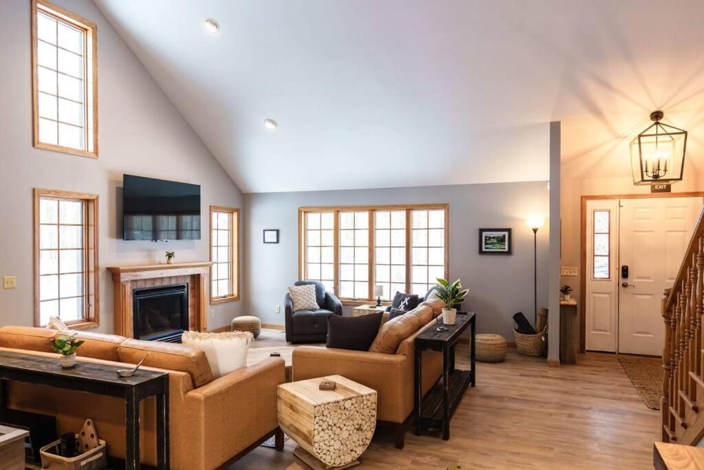 Lakes and Links Luxury Retreat view 3