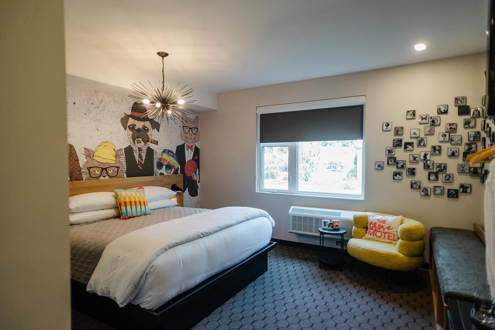 The Grove Motel