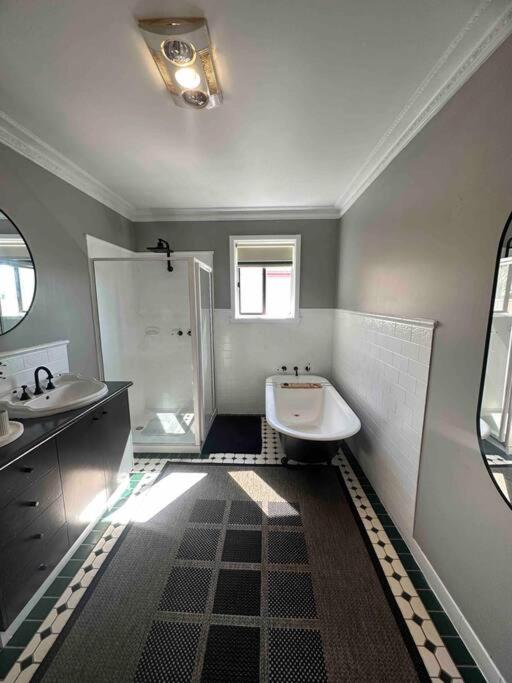 Charming 3 bedroom wine country cottage