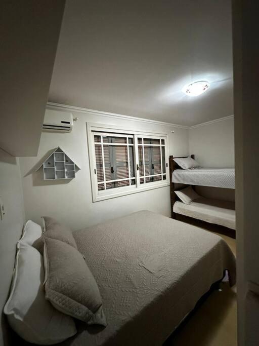apartamento em bairro nobre suíte com ar condicionado e banheira com hidromassagem