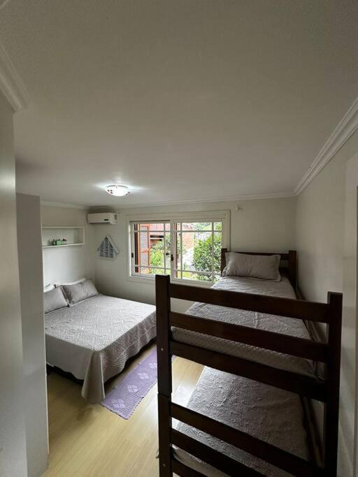 apartamento em bairro nobre suíte com ar condicionado e banheira com hidromassagem