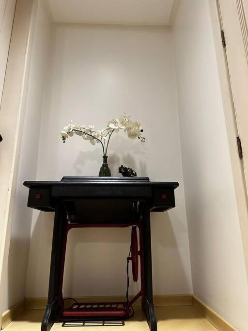 apartamento em bairro nobre suíte com ar condicionado e banheira com hidromassagem