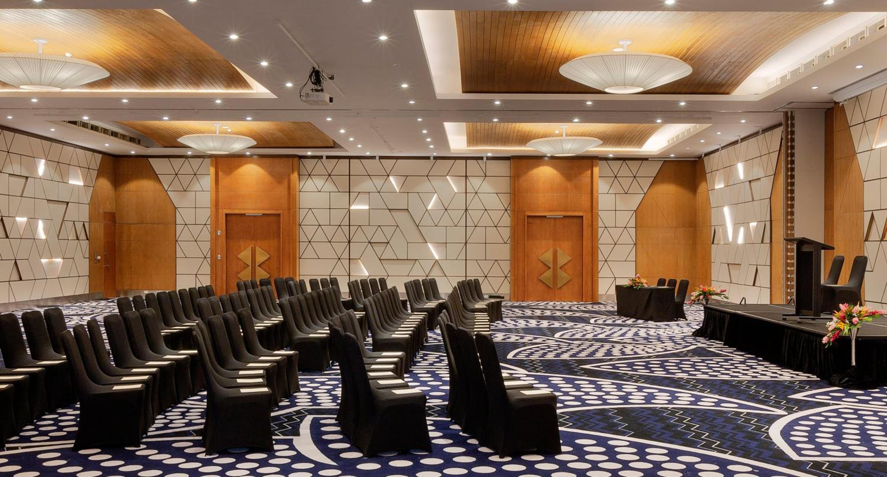 Crowne Plaza Fiji Nadi Bay Resort & Spa by IHG 3