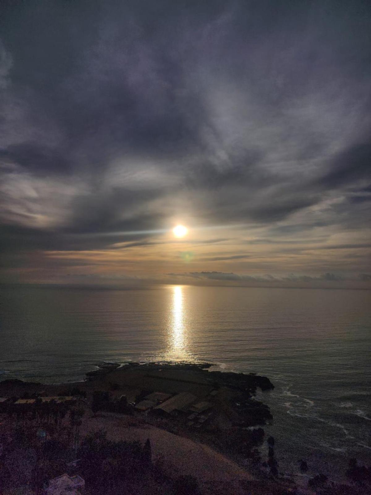 Playa Huayquique, primera linea
