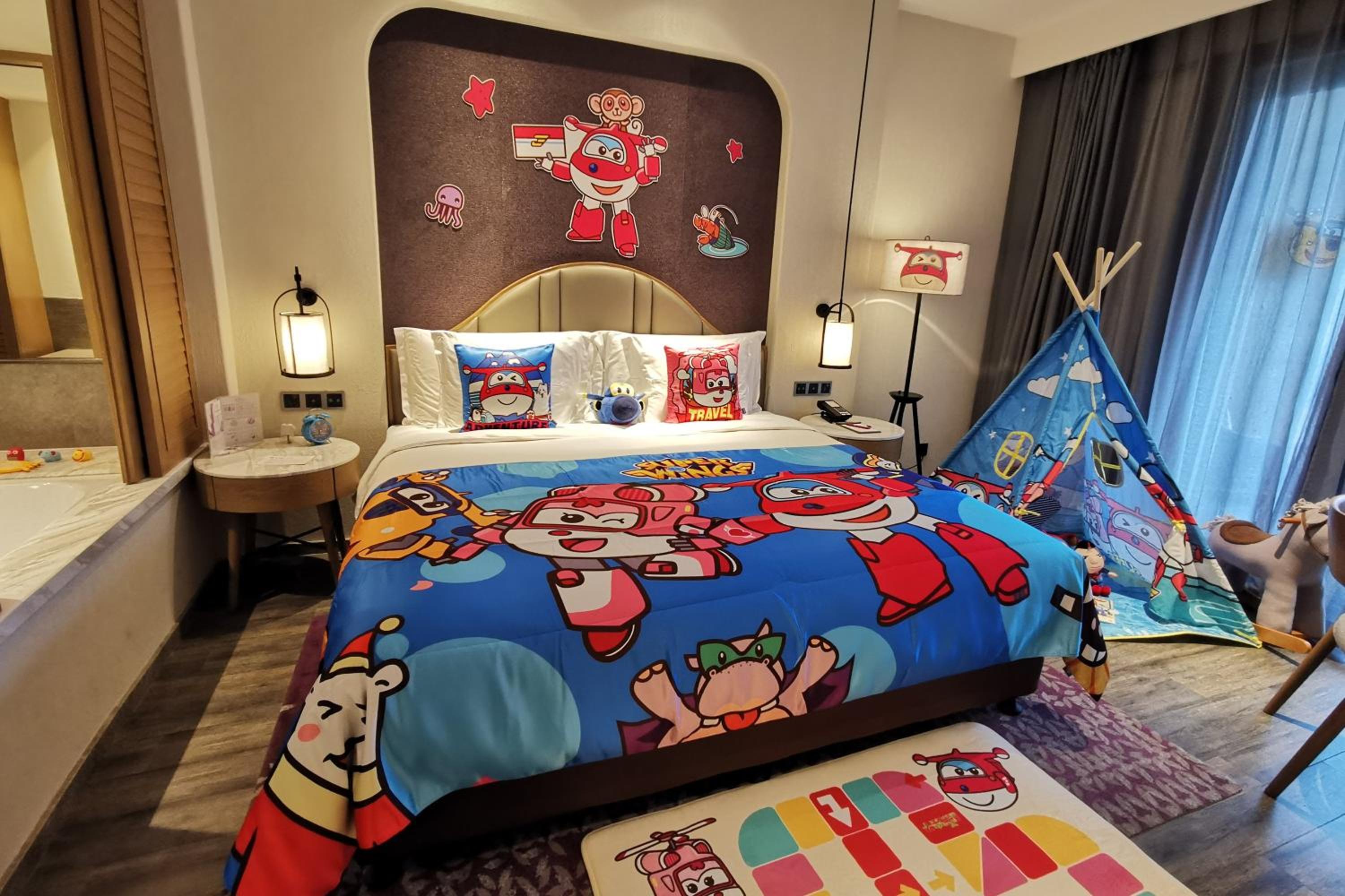 Crowne Plaza QingdaoOriental Movie Metropolis by IHG