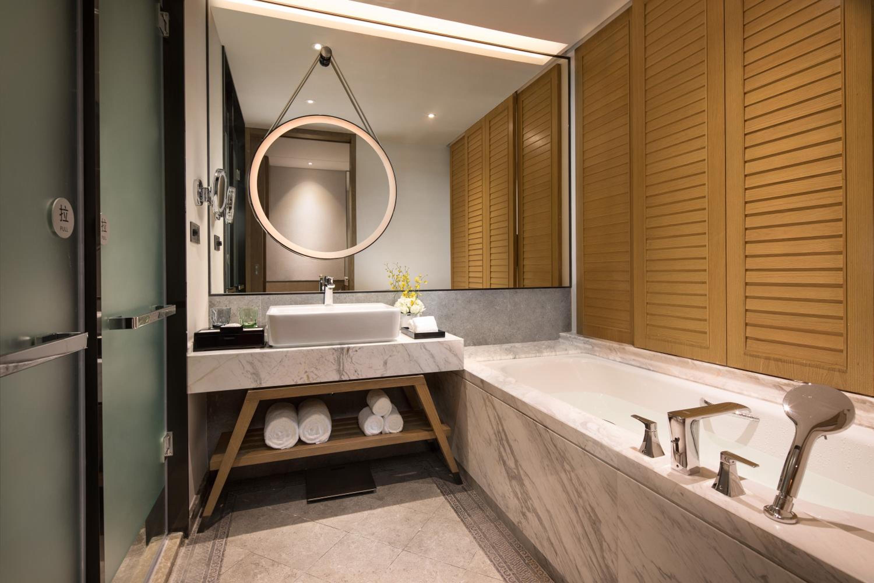 Crowne Plaza QingdaoOriental Movie Metropolis by IHG