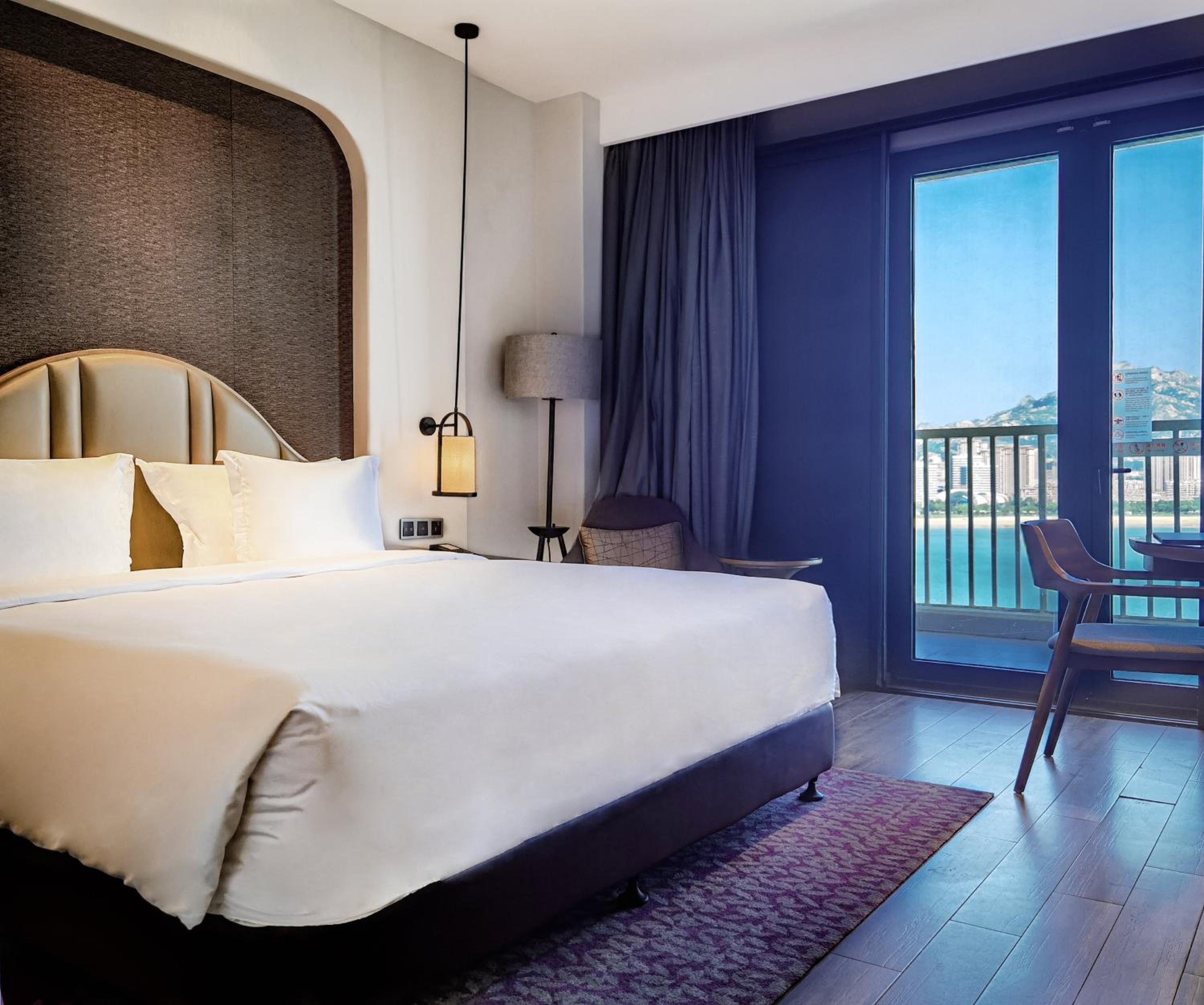 Crowne Plaza QingdaoOriental Movie Metropolis by IHG