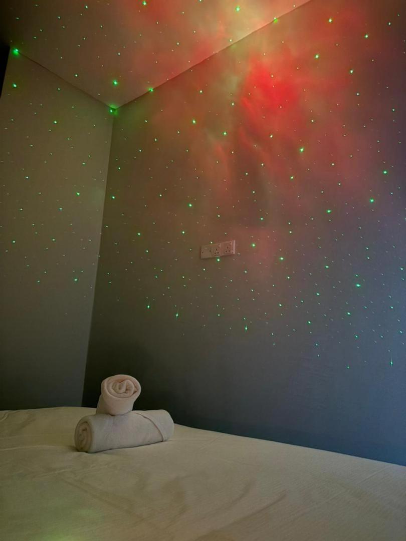R8 Hotel-style Room With Projector #1min Walk to Ksl City Mall