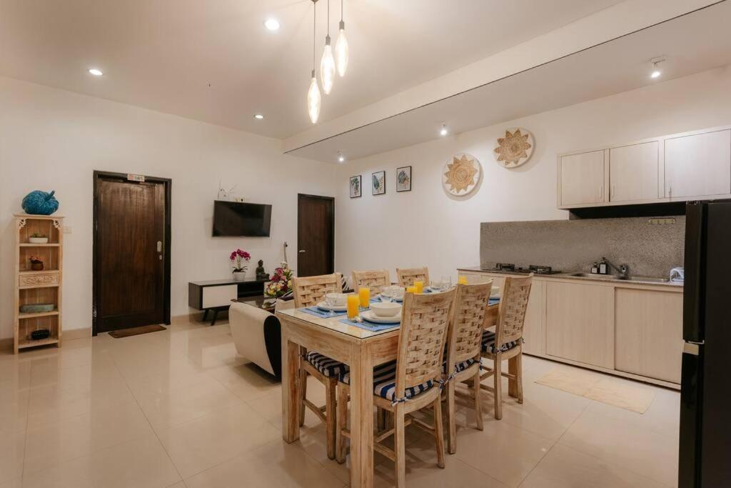 Villa Sri, Seminyak - 3 Bedroom Stylish Pool Villa! view 5