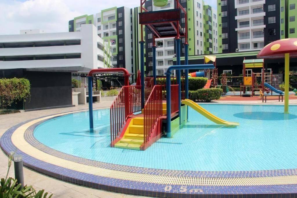 Lovely condo with water theme park#Pool View#Ipoh# photo 7