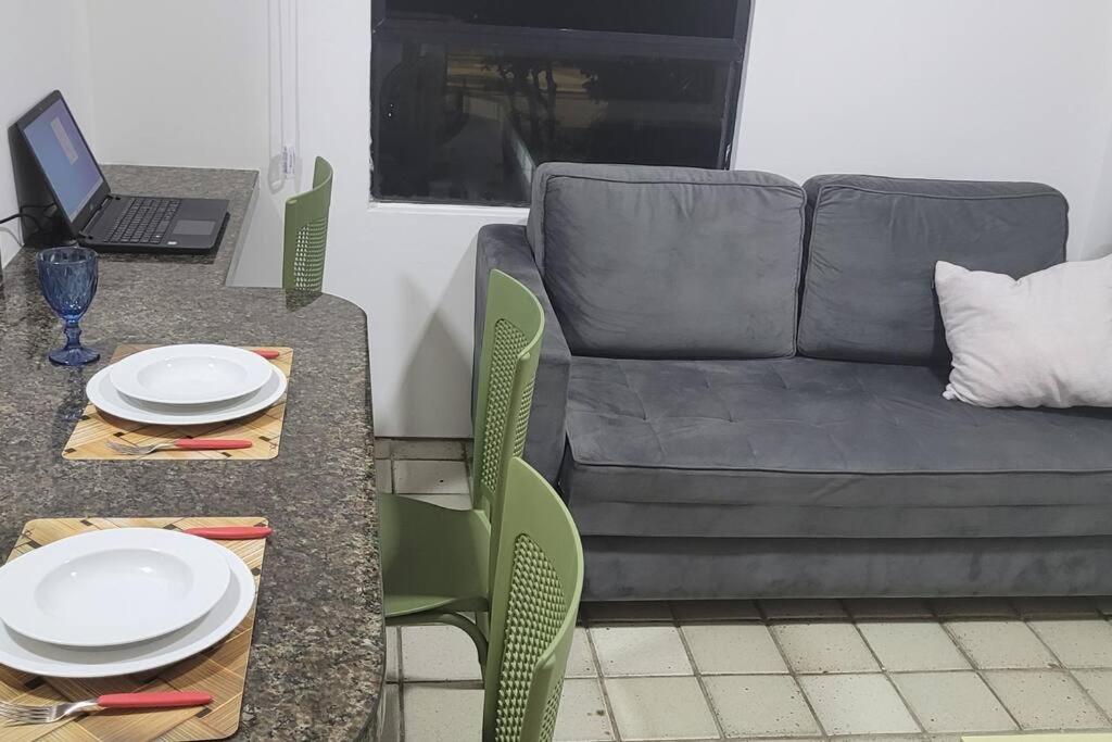 Apartamento a 130 metros da Praia, e Piscina na Cobertura do Prédio