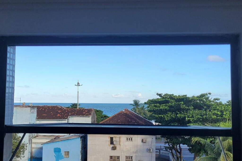 Apartamento a 130 metros da Praia, e Piscina na Cobertura do Prédio