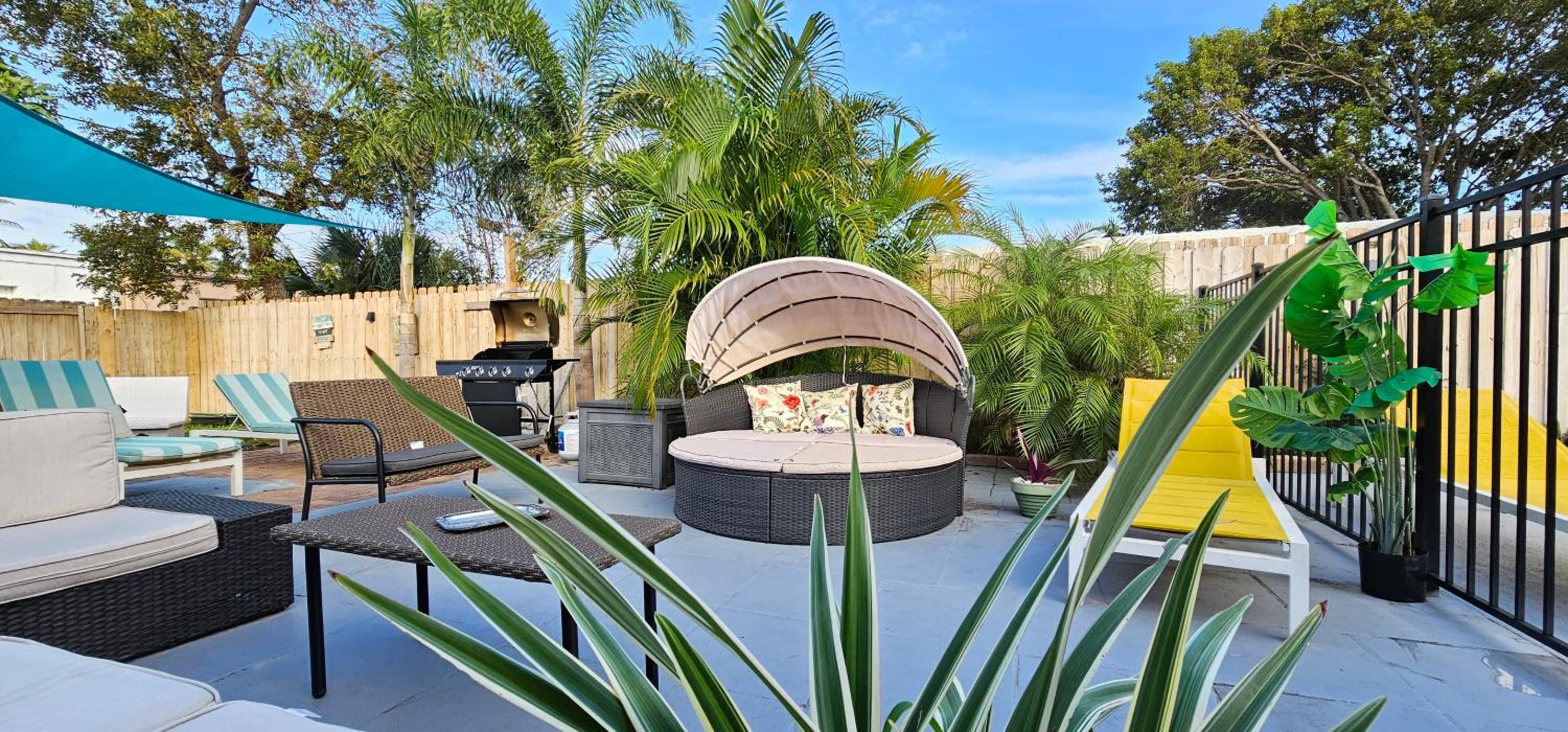 Private Home, KING Room- Pool & Patios - Near Beaches & Dining, photo 53