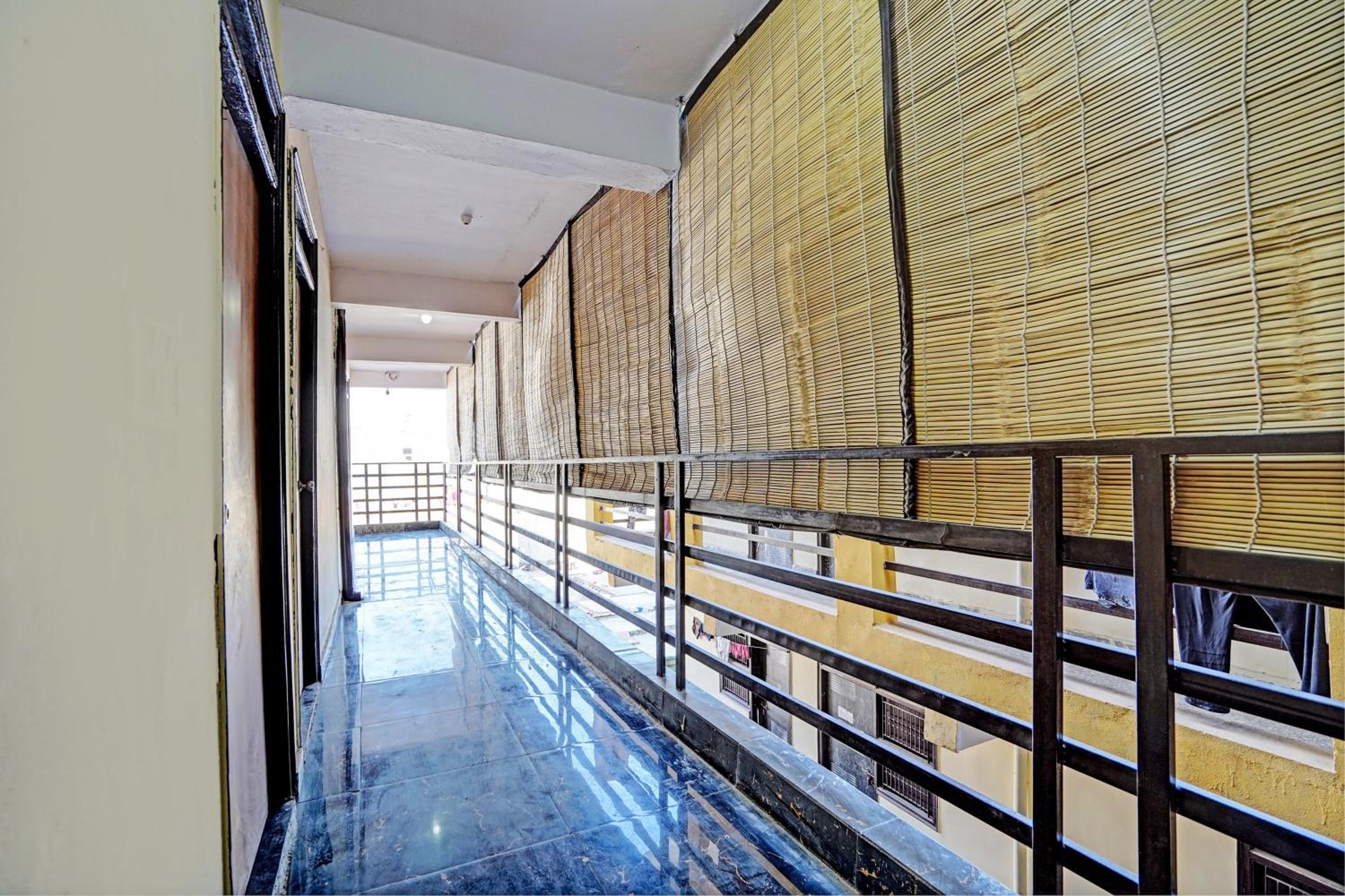 Hotel O Royal