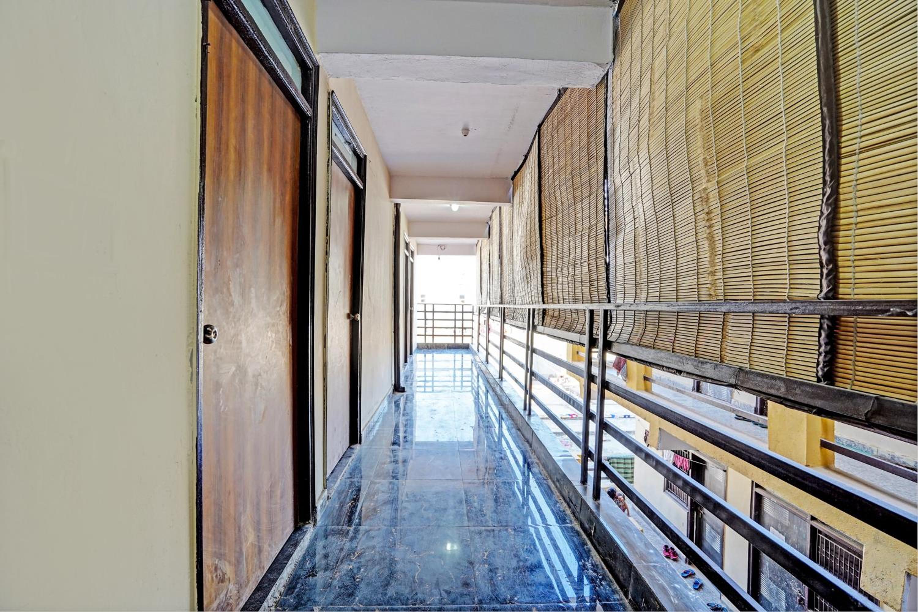Hotel O Royal